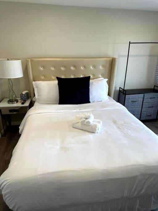 Guest House Next To Little Italy ซานดิเอโก ภายนอก รูปภาพ